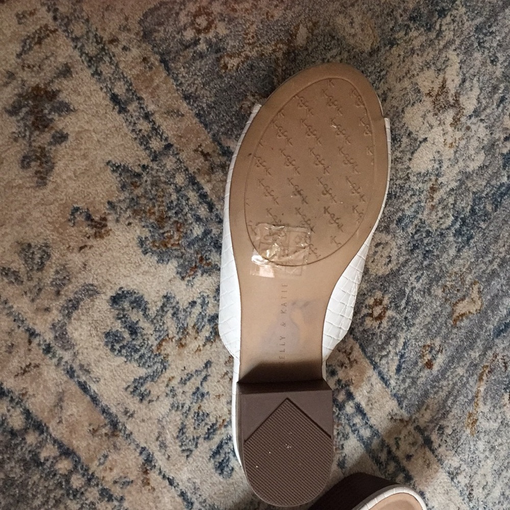 Slipper - Picture 3 of 3